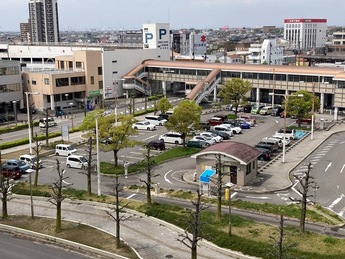 写真：西尾駅東広場駐車場
