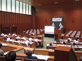 写真：研修会の様子（8月8日）