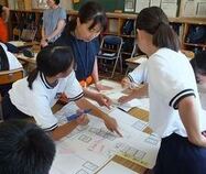 写真：HUG（避難所運営ゲーム）の様子