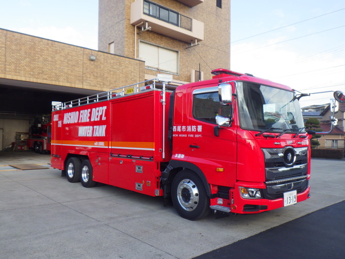 写真:大型水水槽車