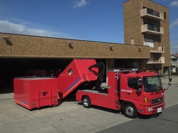 写真：資機材搬送車