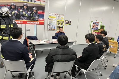 写真：合同ガイダンスの様子3