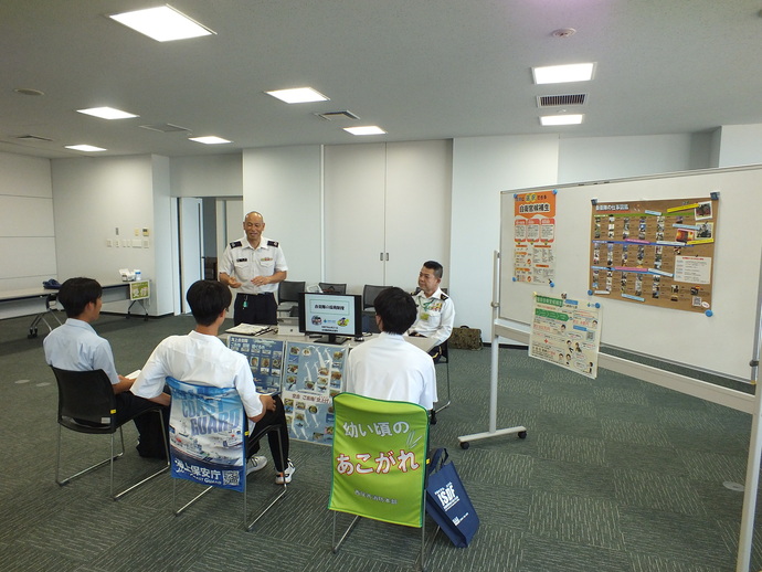 写真：合同ガイダンスの様子1