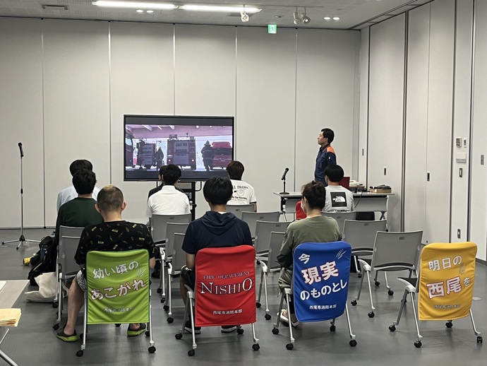 写真：合同ガイダンスの様子2