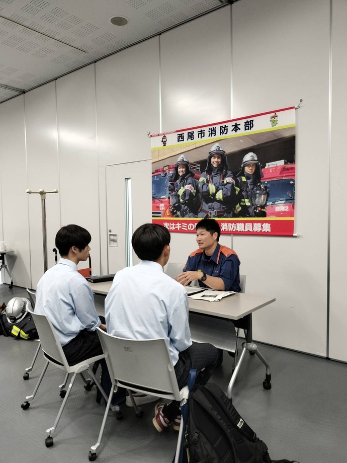 写真：合同ガイダンスの様子4