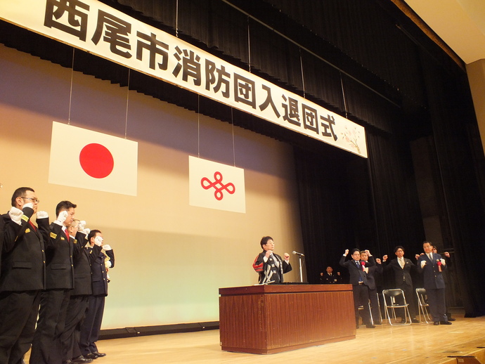 写真：火の用心三唱　磯部雅弘議員