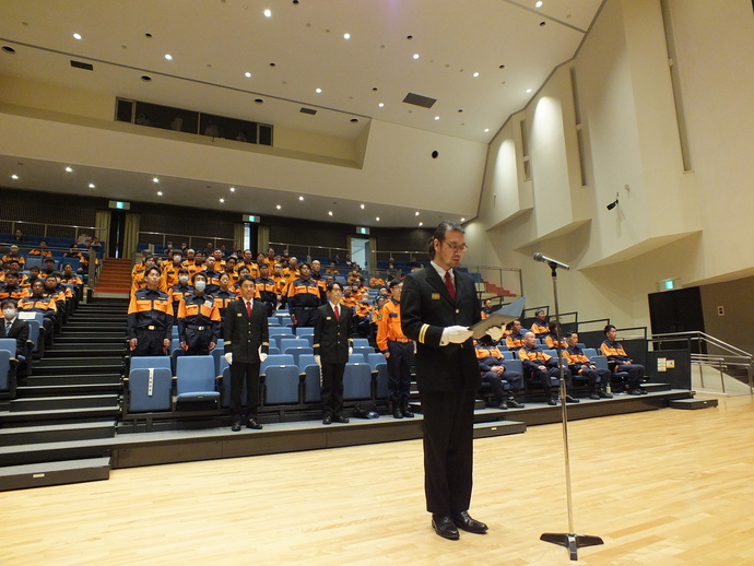 写真：新入団員宣誓