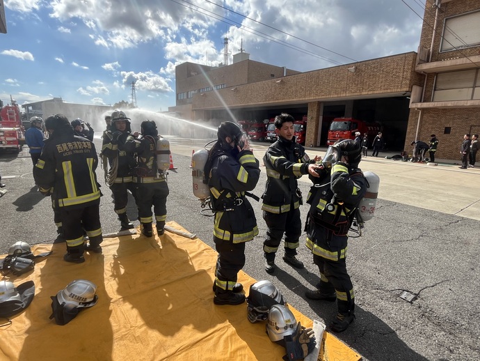 空気呼吸器着装体験