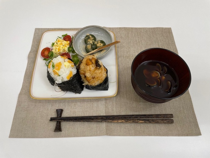 鈴木穂香さんの作品