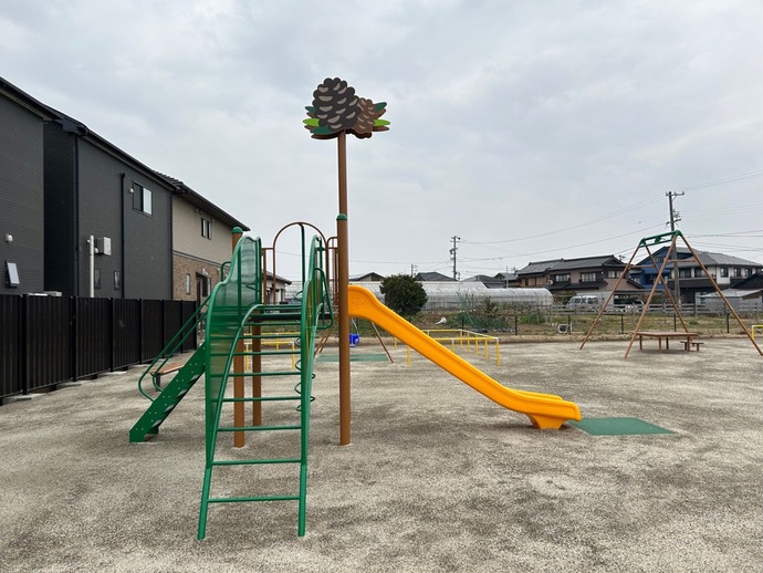 複合遊具の写真